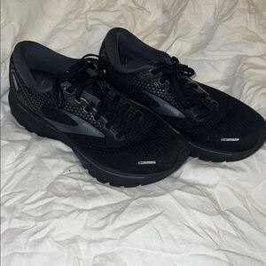 Brooks Men's Black and Gray Athletic Shoes